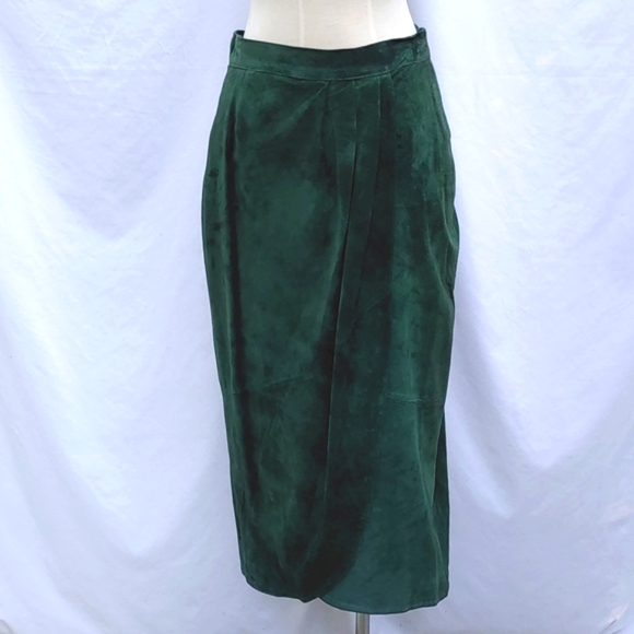 Ladies Hillary Paige suede skirt, hunter green, back zip, front split, sz 10 - Picture 1 of 8